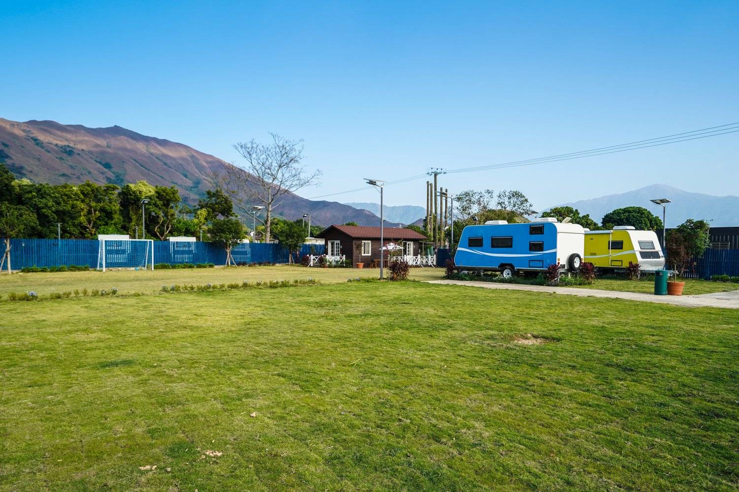 【經濟之選】藍色露營車 (4人)(可租單車, 燒烤爐)