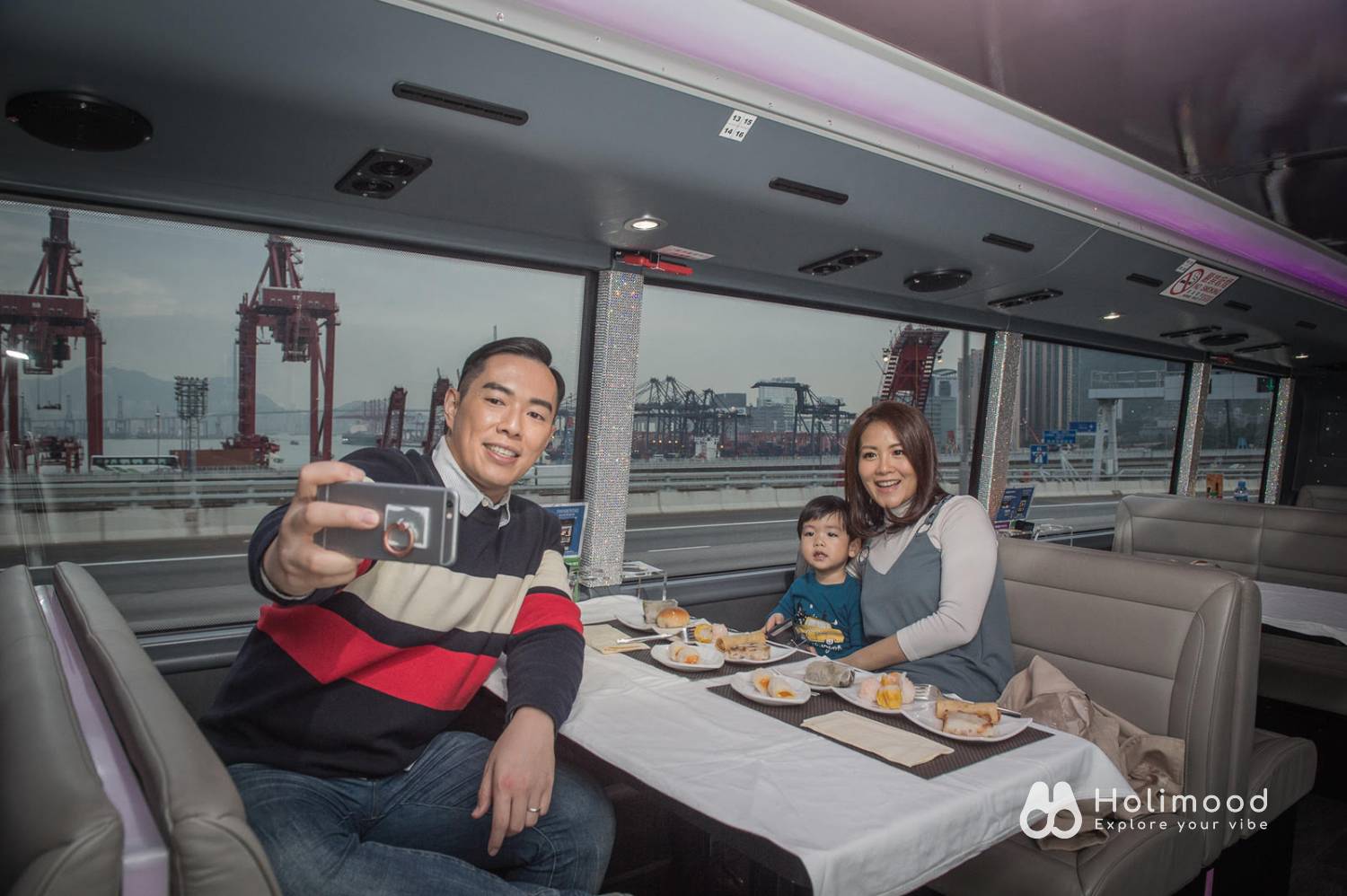 Crystal Bus 奢華水晶巴士-  午餐團派對米芝蓮體驗 （散票形式) 3