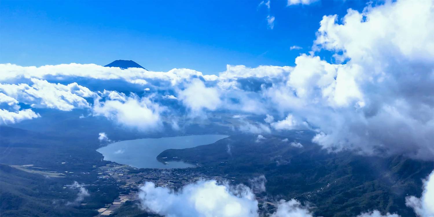 Travel Agency & LUXURY Service 繞富士山轉一圈！ 乘坐直升機盡情享受東京～箱根、富士五湖。 2