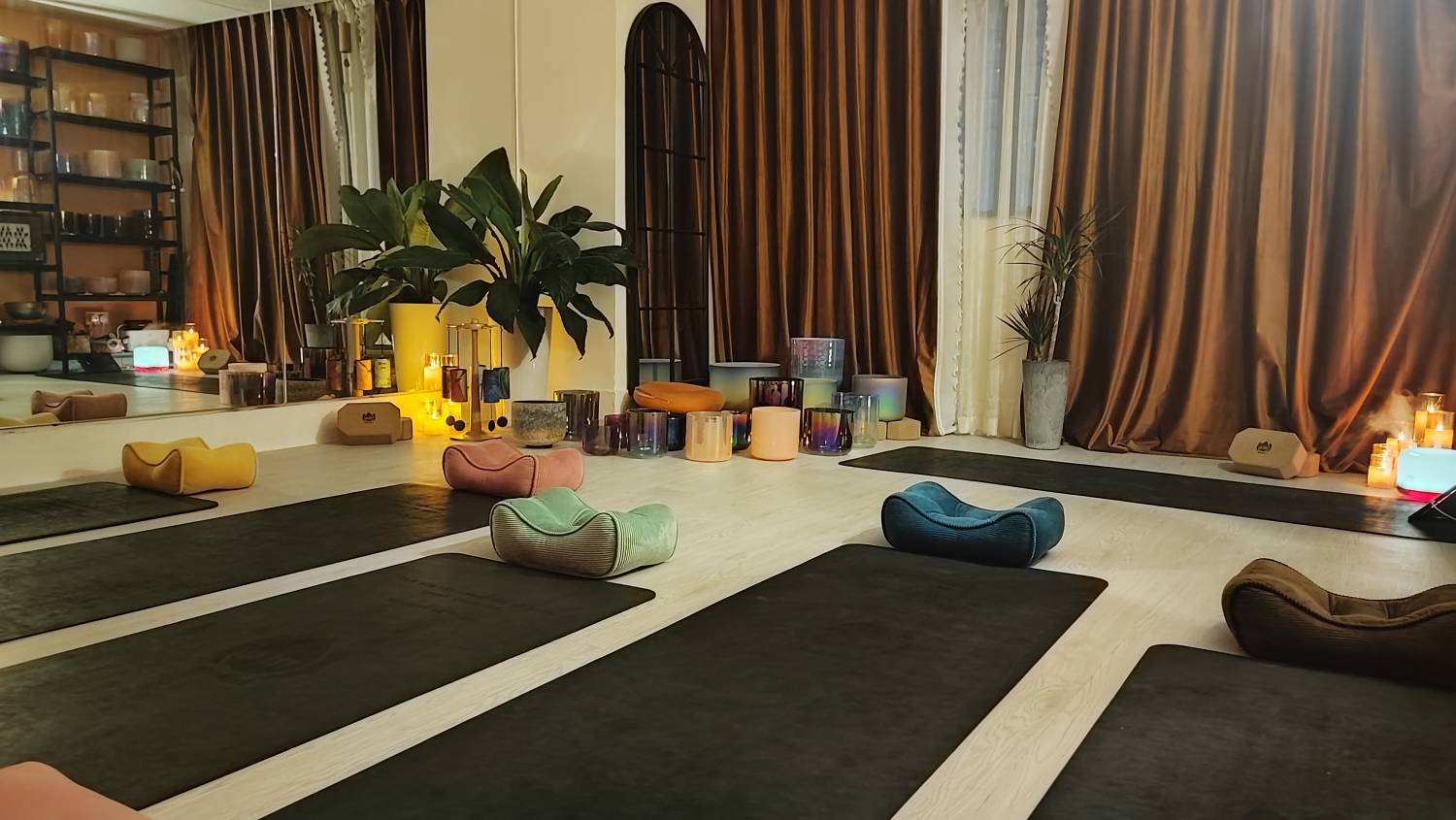 om mindful yoga & sound healing 【觀塘・水晶頌缽療癒】結合聲音美學的身心靈體驗 (單堂) 2